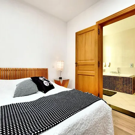 Countryside Escape For 9, Cleaning Included *